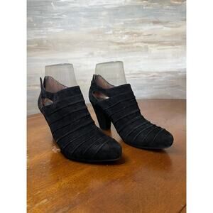 EARTHIES Size 11 BARINA Black Suede Ankle Booties Heels Shoes